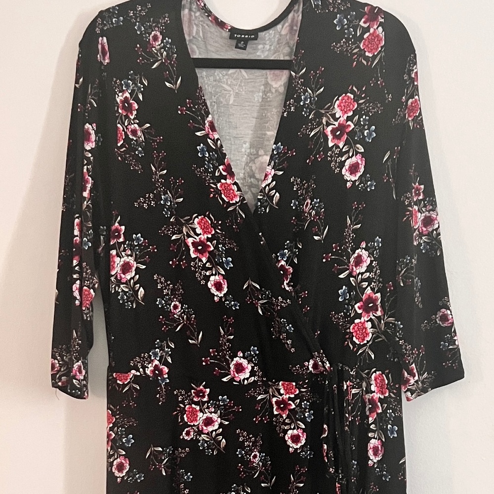 Torrid Black Floral Faux Wrap Dress Size 2